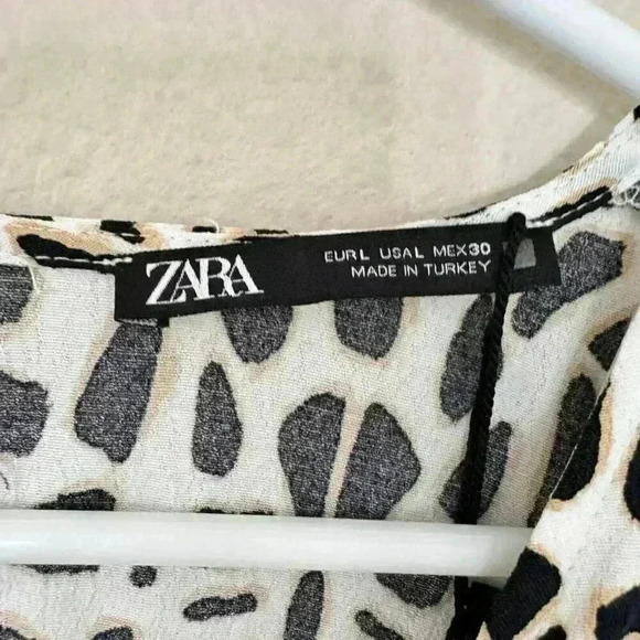 Zara Womens White Geometric Viscose Playsuit One Piece Size Large Button - Picture 6 of 9